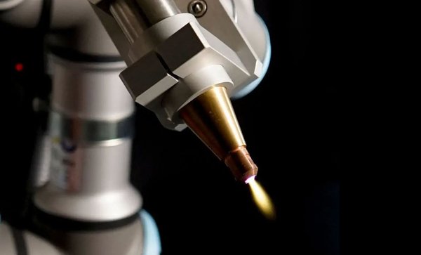PlasmaTEC-X UR Universal Robot+ für Plasma-Behandlung 
